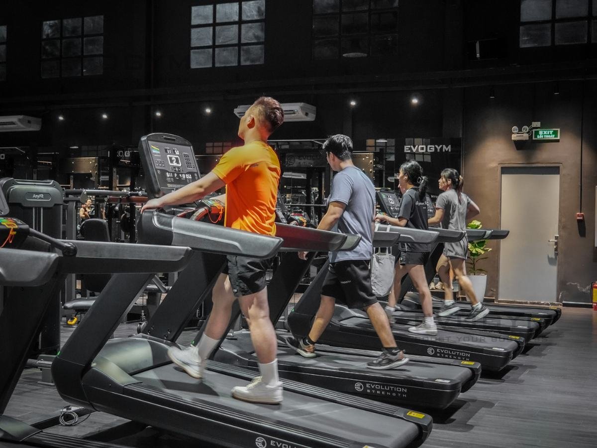 Xương khớp đau nhức? "Bại liệt" tuổi 40?